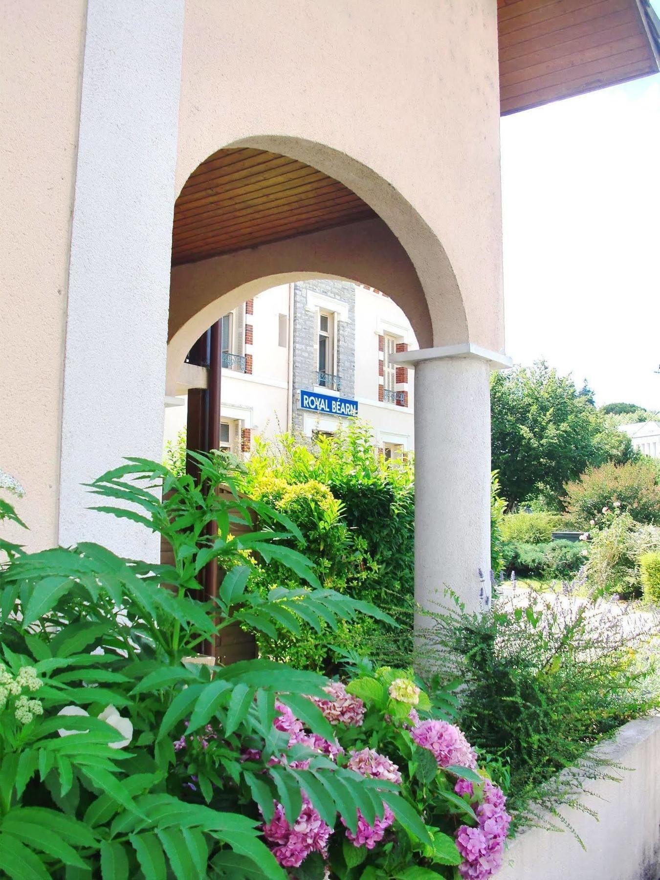 Residence Royal Bearn Salies-de-Béarn Exterior foto